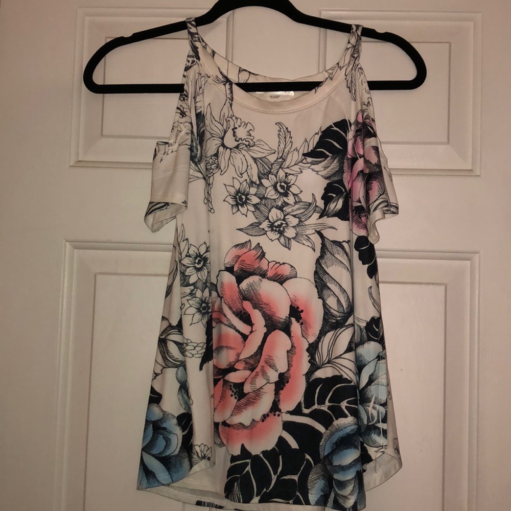 Floral cold shoulder top.